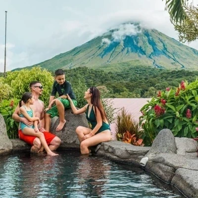 Unique Experience Arenal by Nexus: Volcano and Hot Springs with Transportation and Lunch
