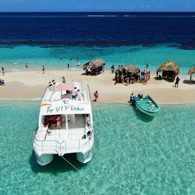 Puerto Plata: Isla Bonita VIP Catamaran Tour with Transportation